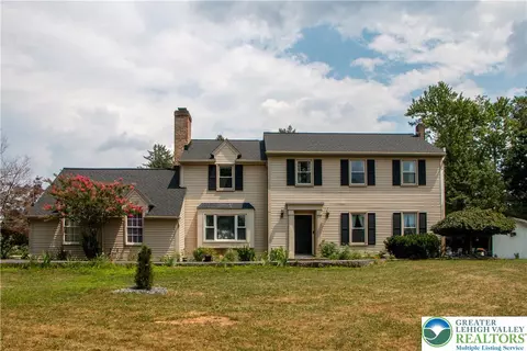 3582 Country Club Rd, Easton, PA 18045