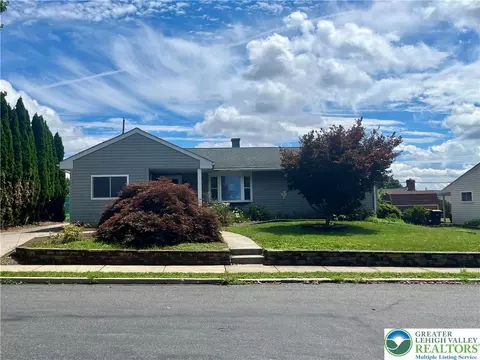 1293 Ellsworth Dr, Fullerton, PA 18052
