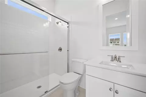 Bath - 5713 Frederick Dr, East Allen Twp, PA 18017 photo 2 of 7