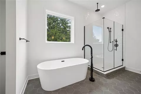 Bath - 5733 Frederick Dr, East Allen Twp, PA 18017 photo 3 of 5