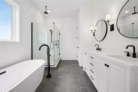 Bath - 5733 Frederick Dr, East Allen Twp, PA 18017 photo 5 of 5