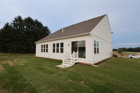 5733 Frederick Dr, East Allen Twp, PA 18017 photo 2