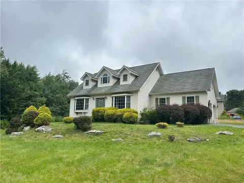3225 Sussex Dr, Coolbaugh Twp, PA 18466