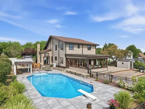 8751 Pleasant View Rd, Bangor, PA 18013