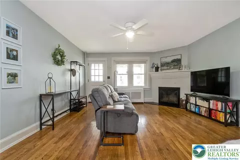 Living - 719 Spring St, Bethlehem, PA 18018 photo 1 of 3