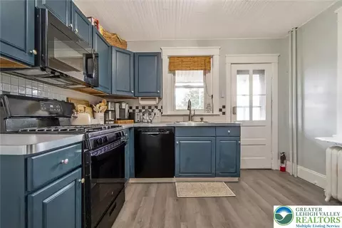 Kitchen - 719 Spring St, Bethlehem, PA 18018 photo 2 of 7
