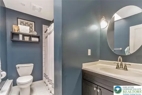 Bath - 719 Spring St, Bethlehem, PA 18018 photo 1 of 3