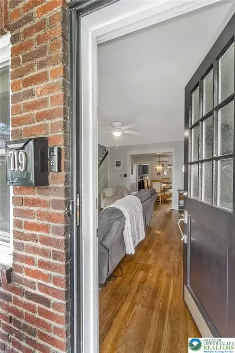 Entry Way - 719 Spring St, Bethlehem, PA 18018 photo 1 of 5