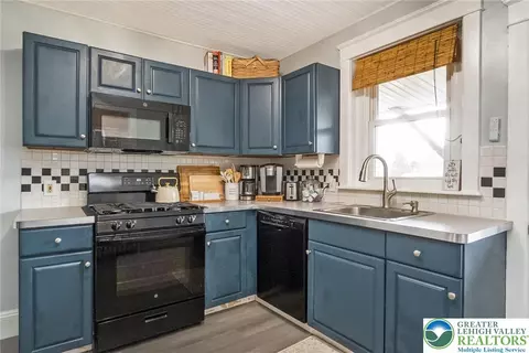 Kitchen - 719 Spring St, Bethlehem, PA 18018 photo 4 of 7