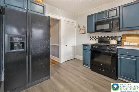 Kitchen - 719 Spring St, Bethlehem, PA 18018 photo 5 of 7
