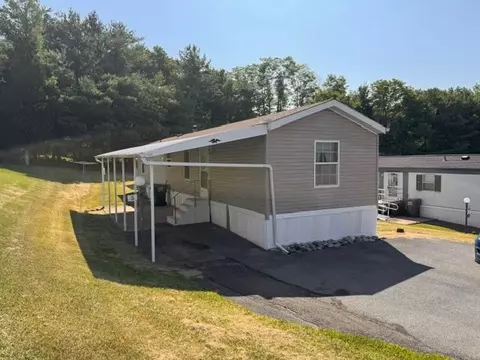 3 Blue Mountain Vw, Kunkletown, PA 18058