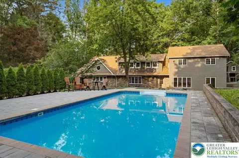 360 Babbling Brook Rd, Scotrun, PA 18355