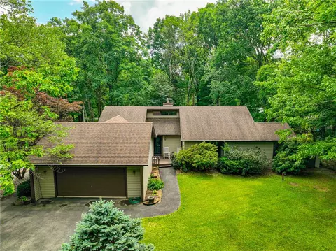 129 Poplar Ln, Kunkletown, PA 18058