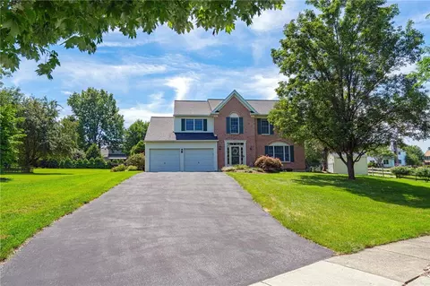 7303 Peppermint Ct, Macungie, PA 18062