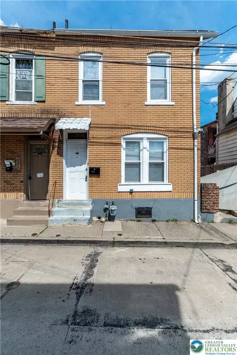 233 N Poplar St, Allentown, PA 18102