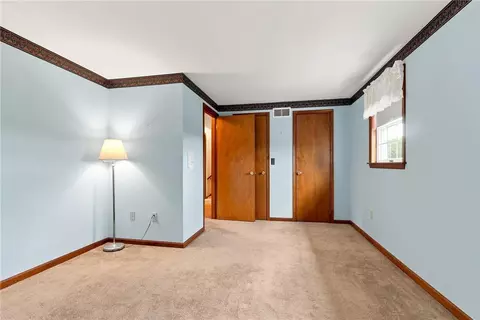 Bedroom - 6090 Stone Post Rd, Bath, PA 18014 photo 4 of 8