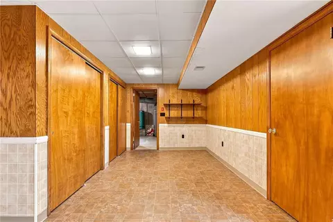 Entry Way - 6090 Stone Post Rd, Bath, PA 18014 photo 5 of 5