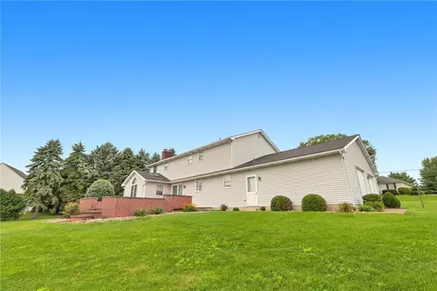 Exterior - 6090 Stone Post Rd, Bath, PA 18014 photo 6 of 7