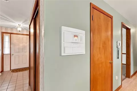 Entry Way - 6090 Stone Post Rd, Bath, PA 18014 photo 4 of 5