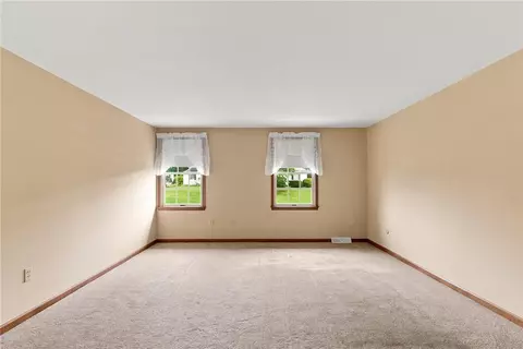 Bedroom - 6090 Stone Post Rd, Bath, PA 18014 photo 2 of 8