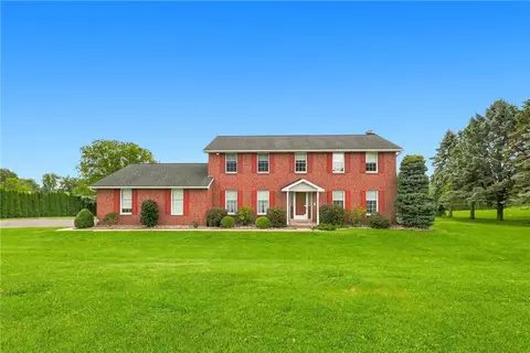 Exterior - 6090 Stone Post Rd, Bath, PA 18014 photo 2 of 7