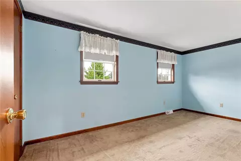 Bedroom - 6090 Stone Post Rd, Bath, PA 18014 photo 3 of 8