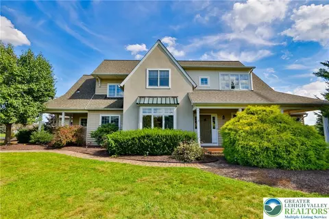 4999 Spruce St, Schnecksville, PA 18078