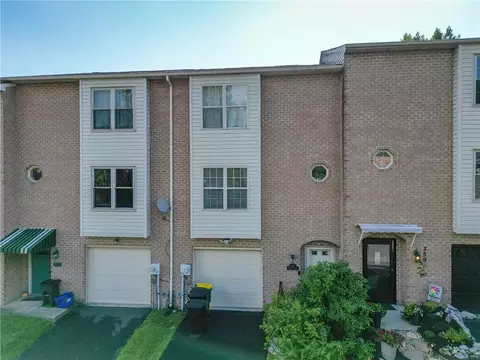 257 Ridgeview Dr, Alburtis, PA 18011