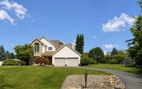 2243 Apple Rd, Fogelsville, PA 18051
