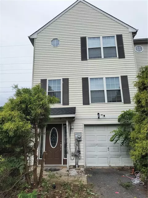 708 Bach Ct, Freemansburg, PA 18017