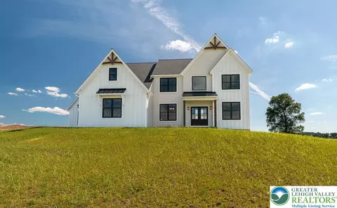 5043 Chapmans Rd, South Whitehall Twp, PA 18104