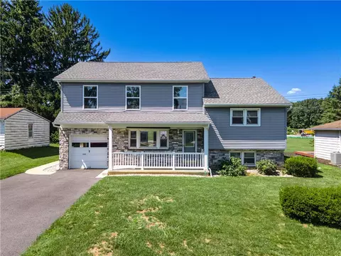 2715 Swanson St, Palmer Township, PA 18045
