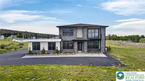 1160 Dayne Dr, Weissport, PA 18235