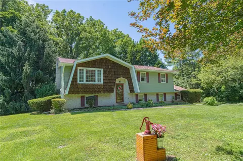 5472 Lower Macungie Rd, Macungie, PA 18062