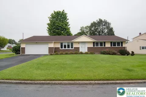 7502 Columbine Rd, Macungie, PA 18062