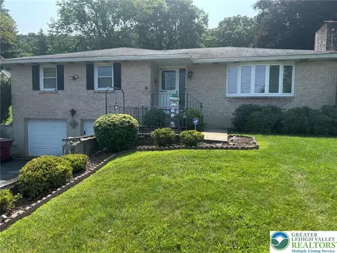 705 Frost Holw, Forks Twp, PA 18040