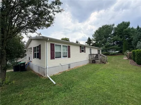 4442 Grey Wolf Ln, Orefield, PA 18069