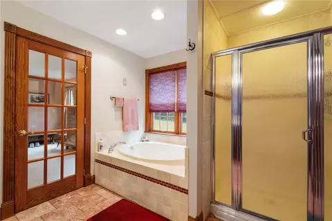 Bath - 1222 Spring Rd, Andreas, PA 18211 photo 3 of 4