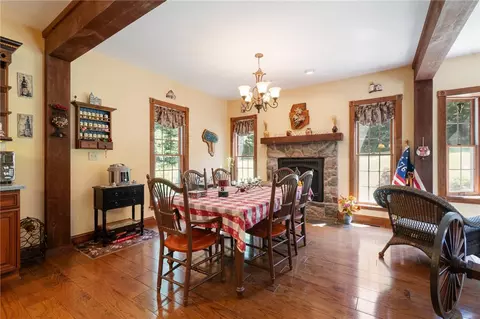 Dining - 1222 Spring Rd, Andreas, PA 18211 photo 2 of 2