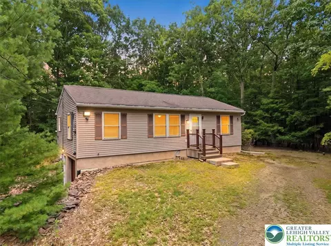 158 Pioneer Rd, Kunkletown, PA 18058