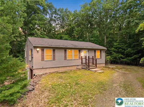 158 Pioneer Rd, Kunkletown, PA 18058