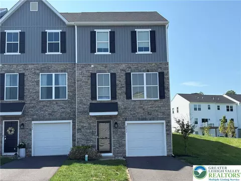 4946 Brookside Ct, Coopersburg, PA 18036