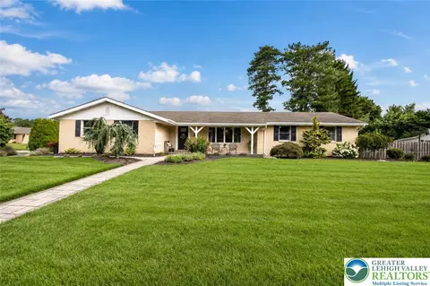 2905 Swanson St, Palmer Township, PA 18045