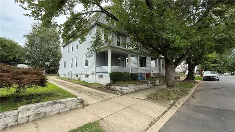 80 E Bennett St, Kingston, PA 18704