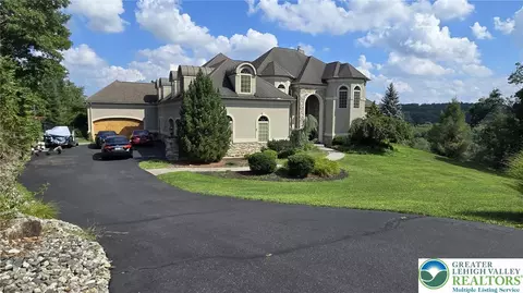 2707 Apple Valley Cir, Orefield, PA 18069