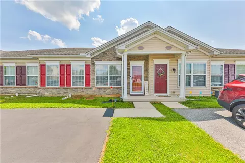 226 Huntington Ln, Easton, PA 18040