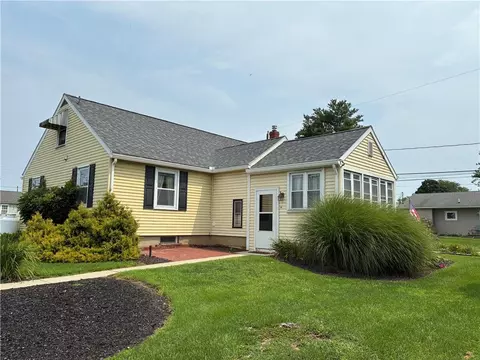 2882 Alms House Rd, Nazareth, PA 18064