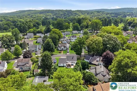 View/Area - 408 Maple Rd, Hellertown, PA 18055 photo 4 of 6