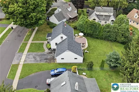 View/Area - 408 Maple Rd, Hellertown, PA 18055 photo 2 of 6
