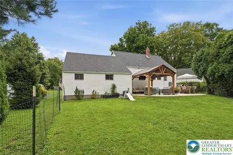 Exterior - 408 Maple Rd, Hellertown, PA 18055 photo 11 of 14